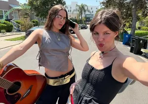 Hinds / hindsband nude photo #0004
