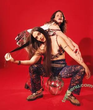 Hinds / hindsband nude photo #0014