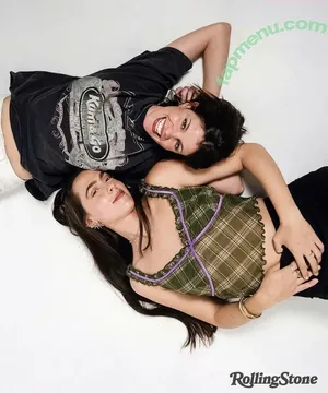Hinds / hindsband nude photo #0044