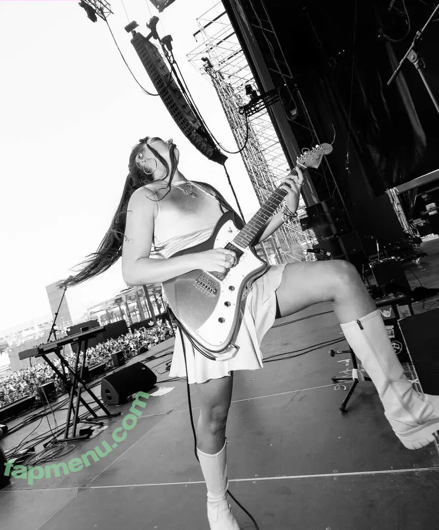 Hinds nude photo #0035 (hindsband)