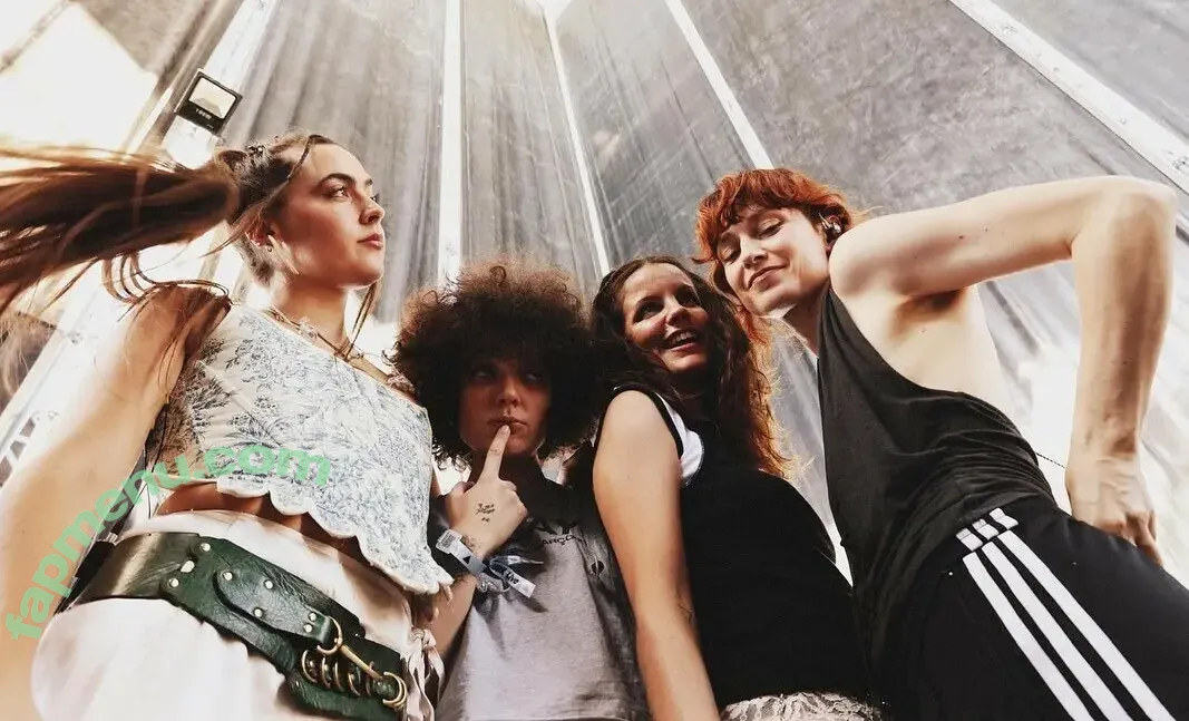 Hinds nude photo #0056 (hindsband)