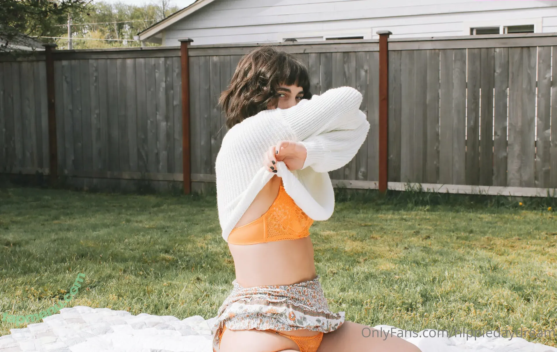 hippiedaydream nude photo #0007 (littlehippiedaydream)