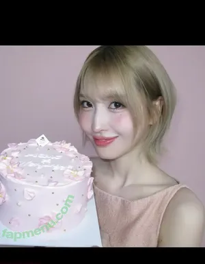 Hirai Momo / TWICE / momo nude photo #0100