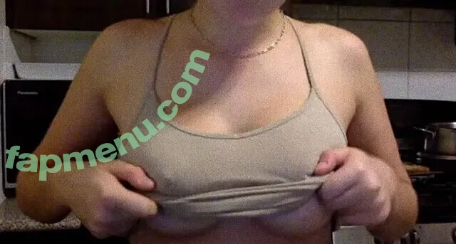 Hitchhikercourtney nude photo #0026 (Courtkneeallan)