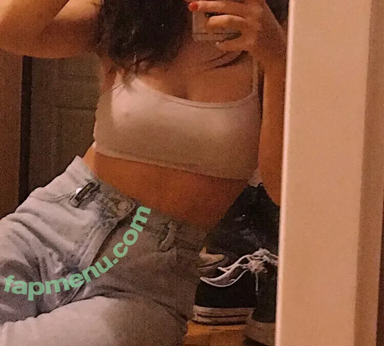 Hitchhikercourtney nude photo #0031 (Courtkneeallan)