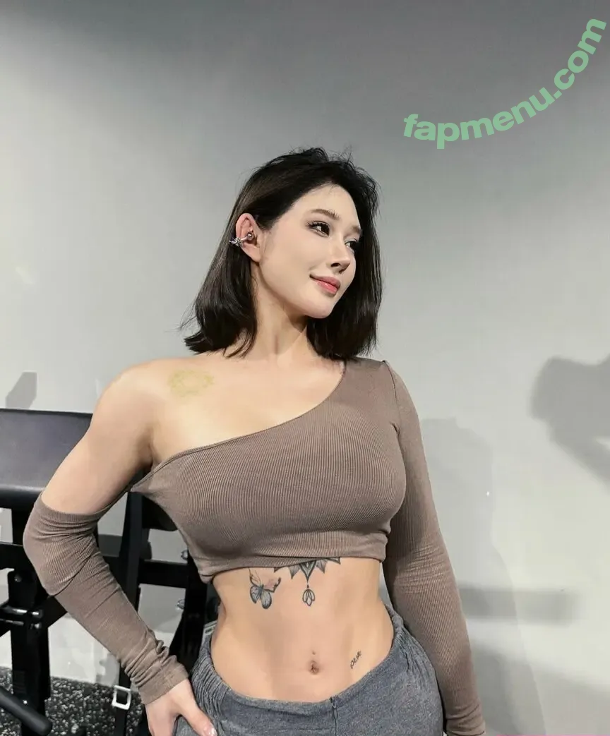 Hitomi Songyuxin nude photo #1150 (Lindsay78690789 / i_am_hitomi_1994 / songyuxinhitomi)