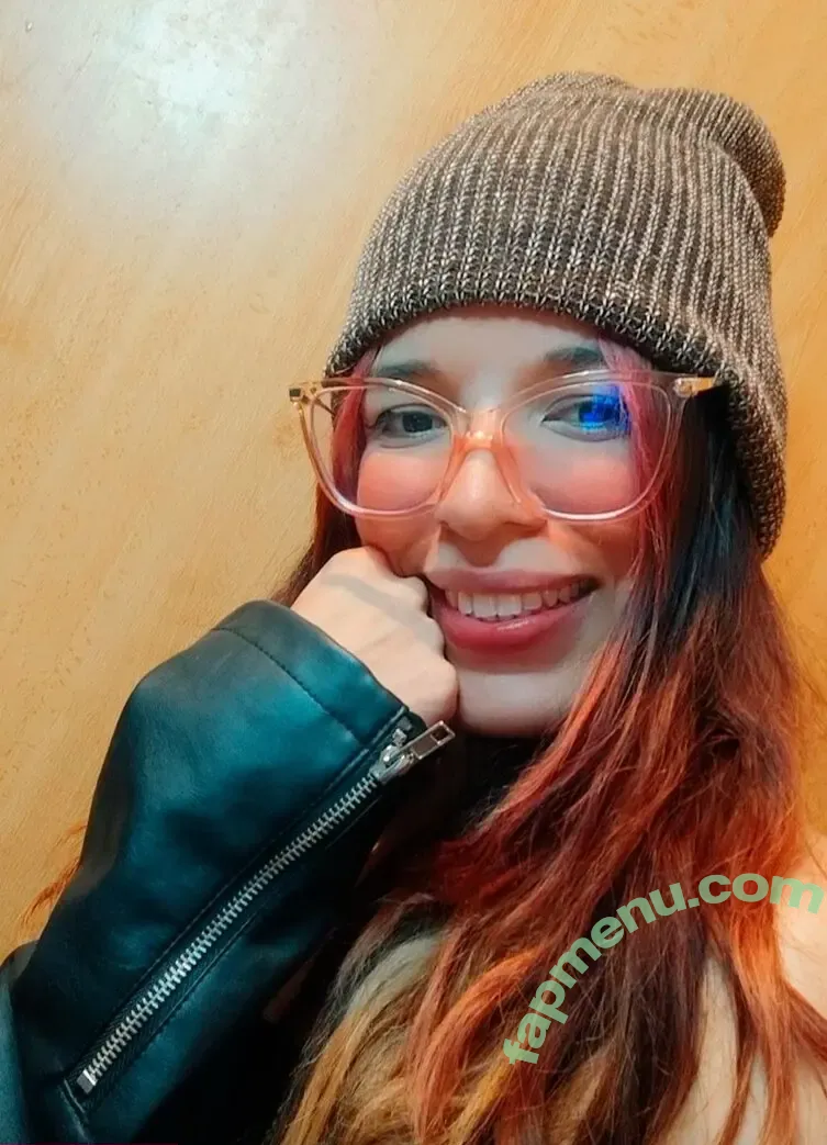 Holasoymai nude photo #0004 (Holasoymai)