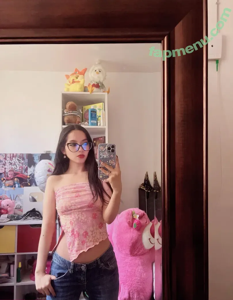Holisofi nude photo #0007 (iholisofi)