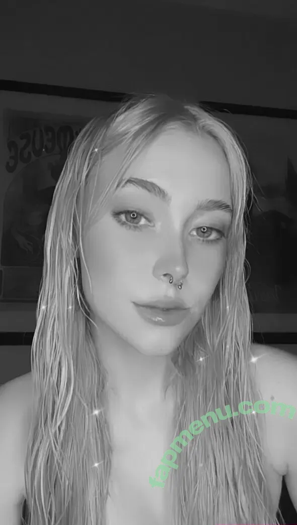 Holly Halen nude photo #0011 (Hannahhollyla / Holly Von Halen / holly777666 / misshollyallen)
