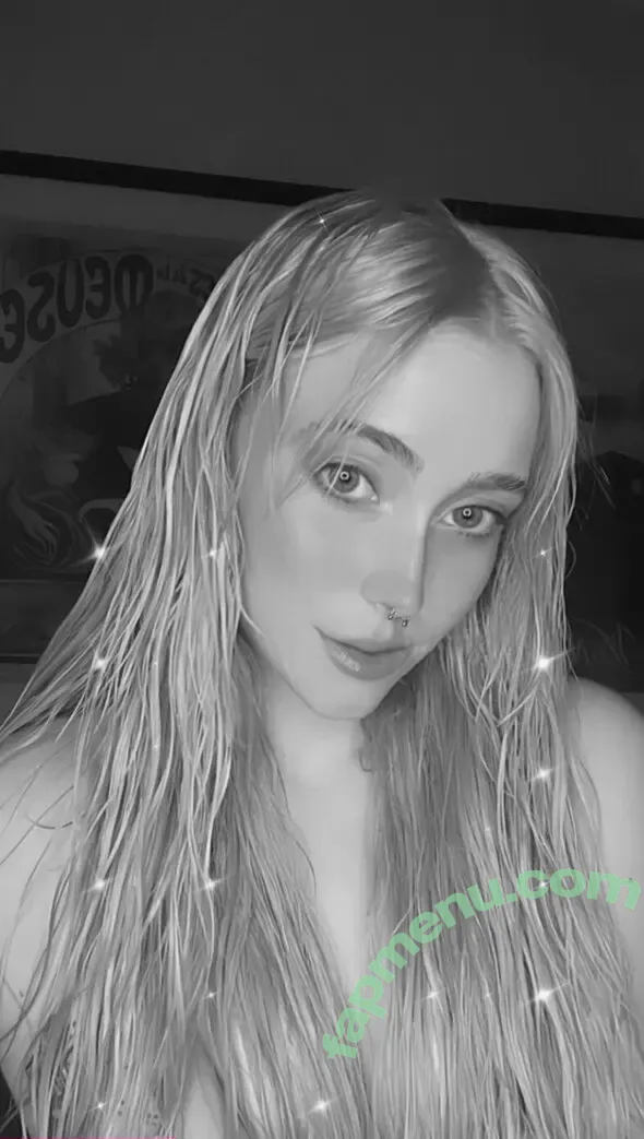 Holly Halen nude photo #0012 (Hannahhollyla / Holly Von Halen / holly777666 / misshollyallen)
