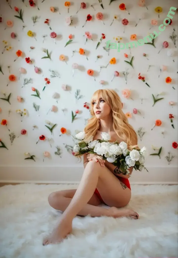 Holly Halen nude photo #0022 (Hannahhollyla / Holly Von Halen / holly777666 / misshollyallen)