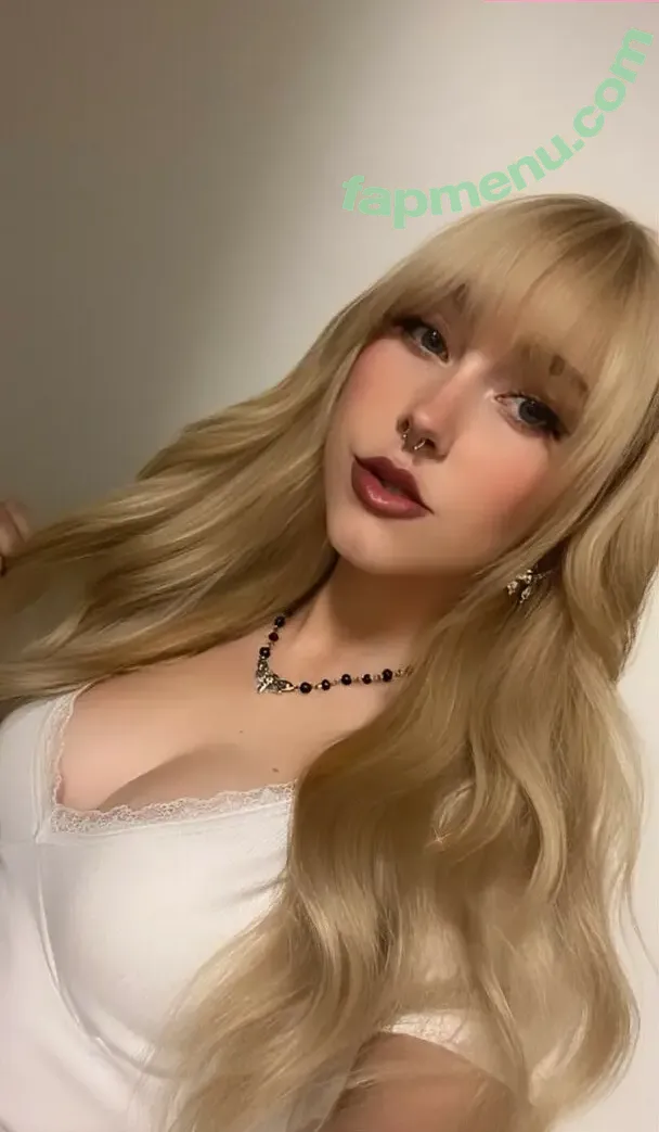 Holly Halen nude photo #0076 (Hannahhollyla / Holly Von Halen / holly777666 / misshollyallen)