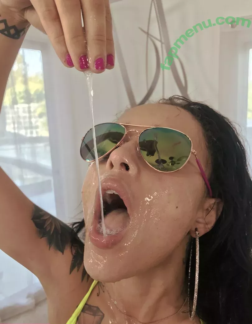 Holly Hendrix nude photo #0122 (hollyhendrix_ / hollyhendrixofficial)