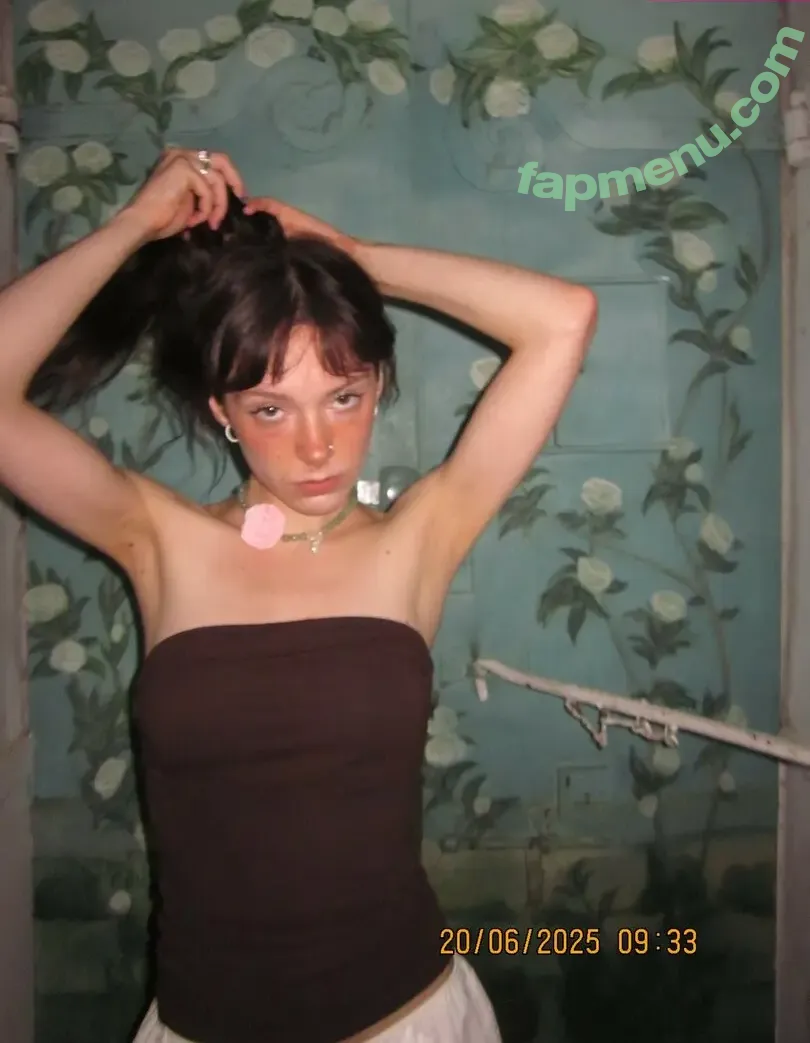 Holly Humberstone nude photo #0021 (hollyhumberstone)