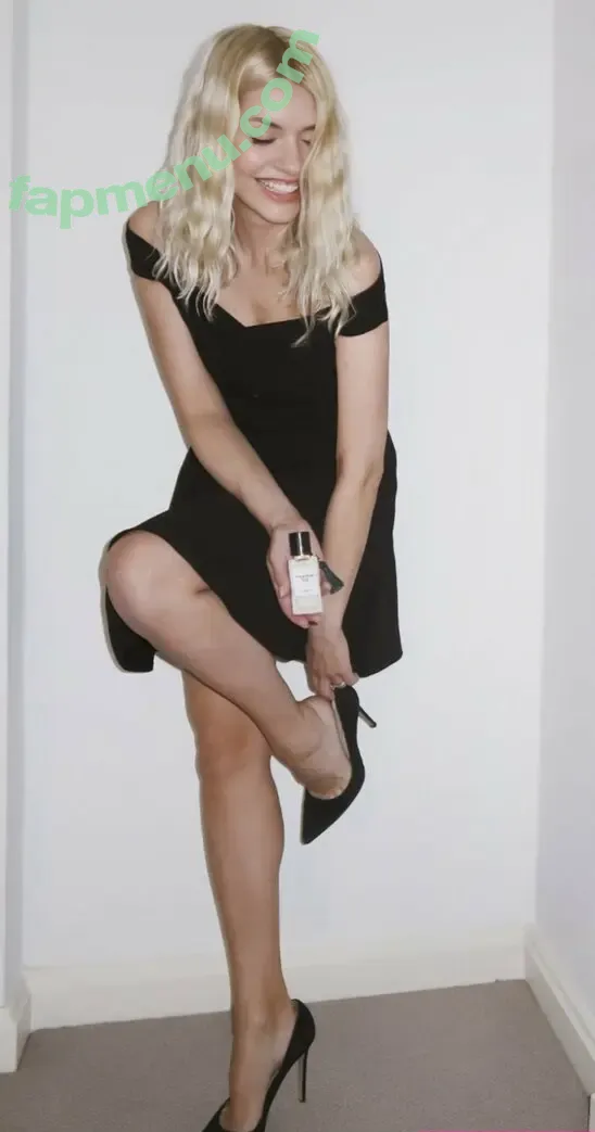 Holly Willoughby nude photo #0671 (hollywilloughby)