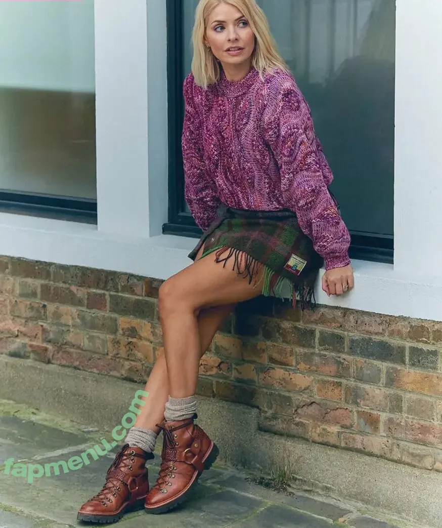 Holly Willoughby nude photo #0672 (hollywilloughby)