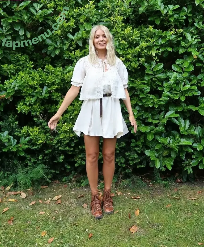 Holly Willoughby nude photo #0680 (hollywilloughby)