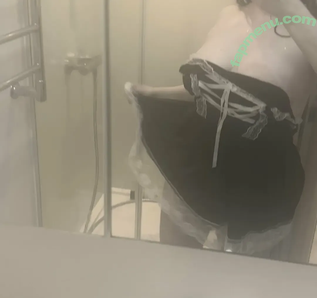 hollyelizaveta nude photo #0001 (hollyelizaveta)