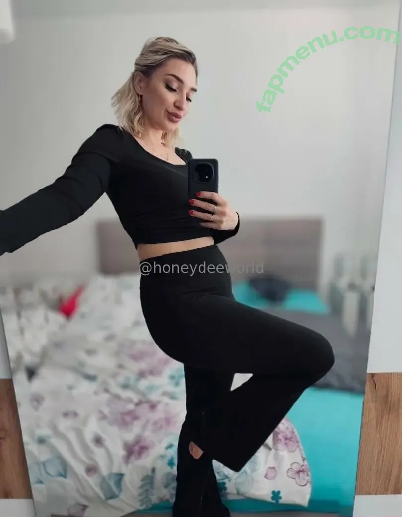honeydeeworld nude photo #0043 (honeys_world_)