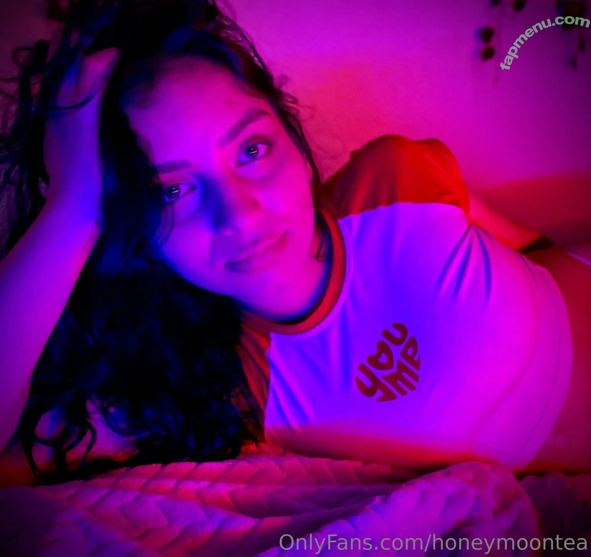 honeymoontea nude photo #0005 (honeymoonteabar)