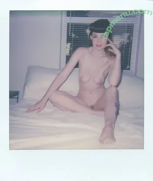  nude photo #0001