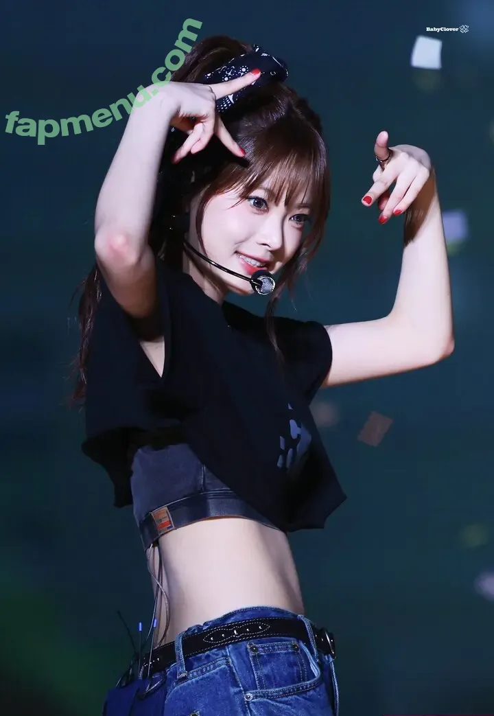 Hong Eunchae 홍은채 nude photo #0009 (LESSERAFIM / hhh.e_c.v)