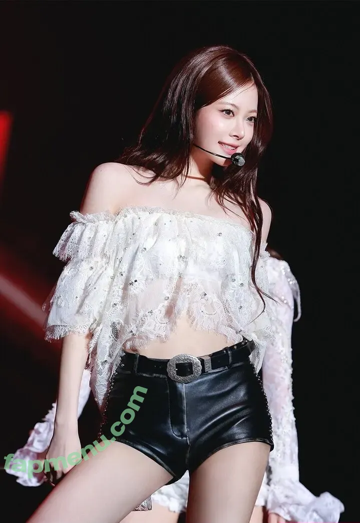 Hong Eunchae 홍은채 nude photo #0011 (LESSERAFIM / hhh.e_c.v)
