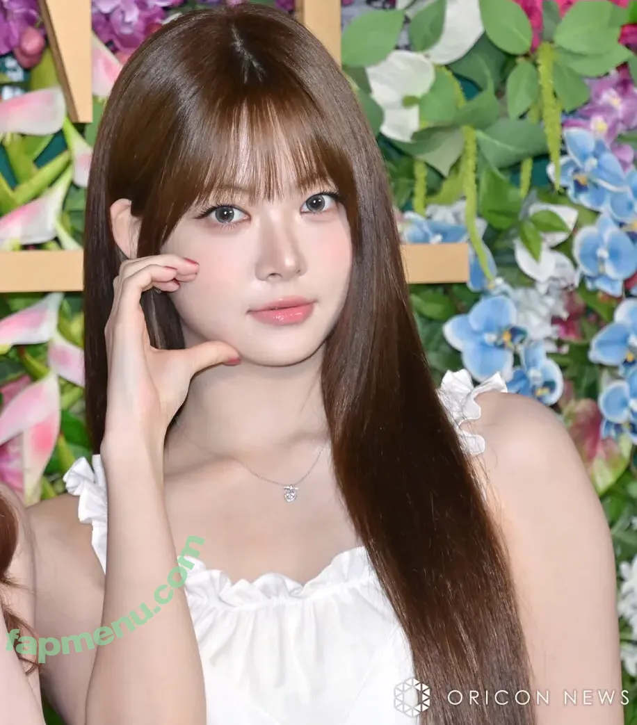 Hong Eunchae 홍은채 nude photo #0028 (LESSERAFIM / hhh.e_c.v)