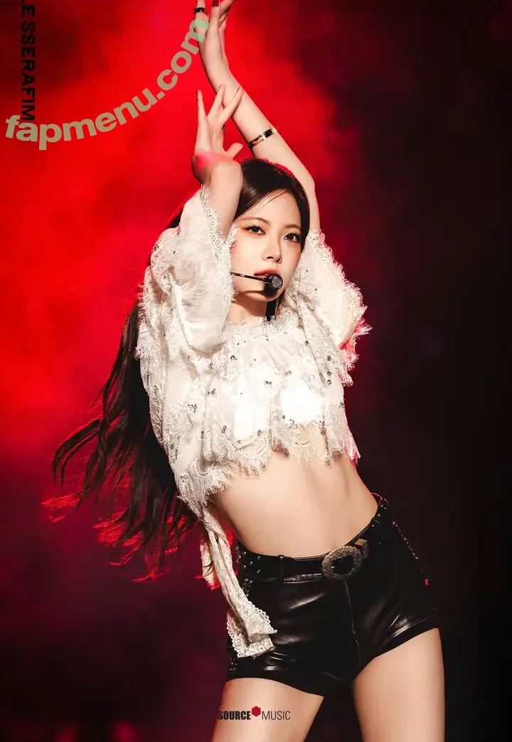 Hong Eunchae 홍은채 nude photo #0042 (LESSERAFIM / hhh.e_c.v)