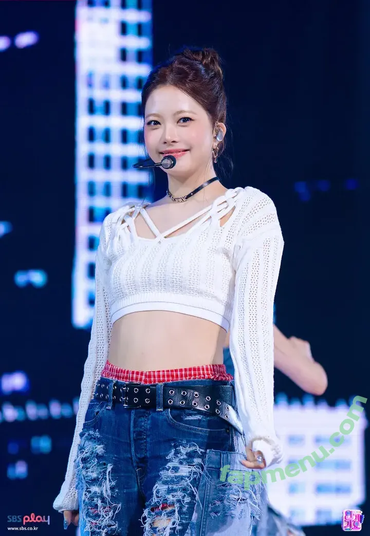 Hong Eunchae 홍은채 nude photo #0046 (LESSERAFIM / hhh.e_c.v)