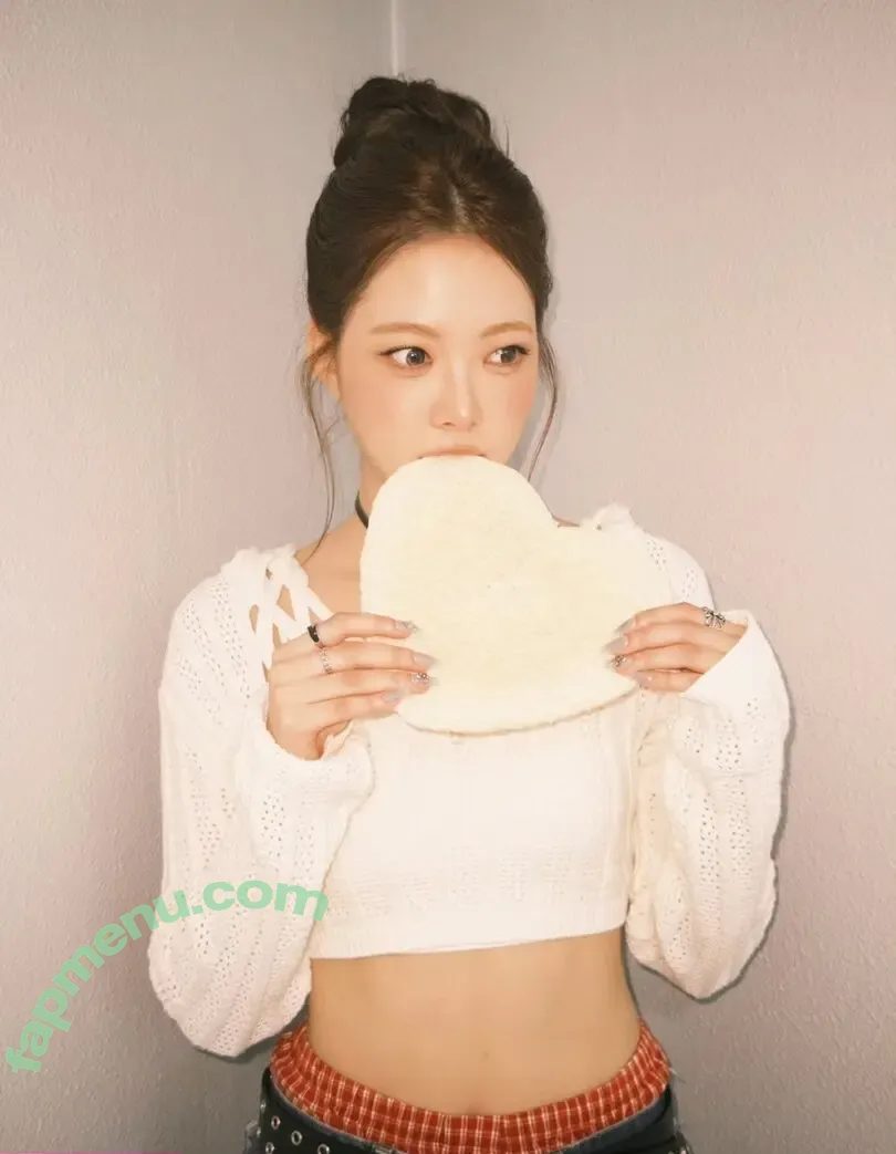 Hong Eunchae 홍은채 nude photo #0050 (LESSERAFIM / hhh.e_c.v)