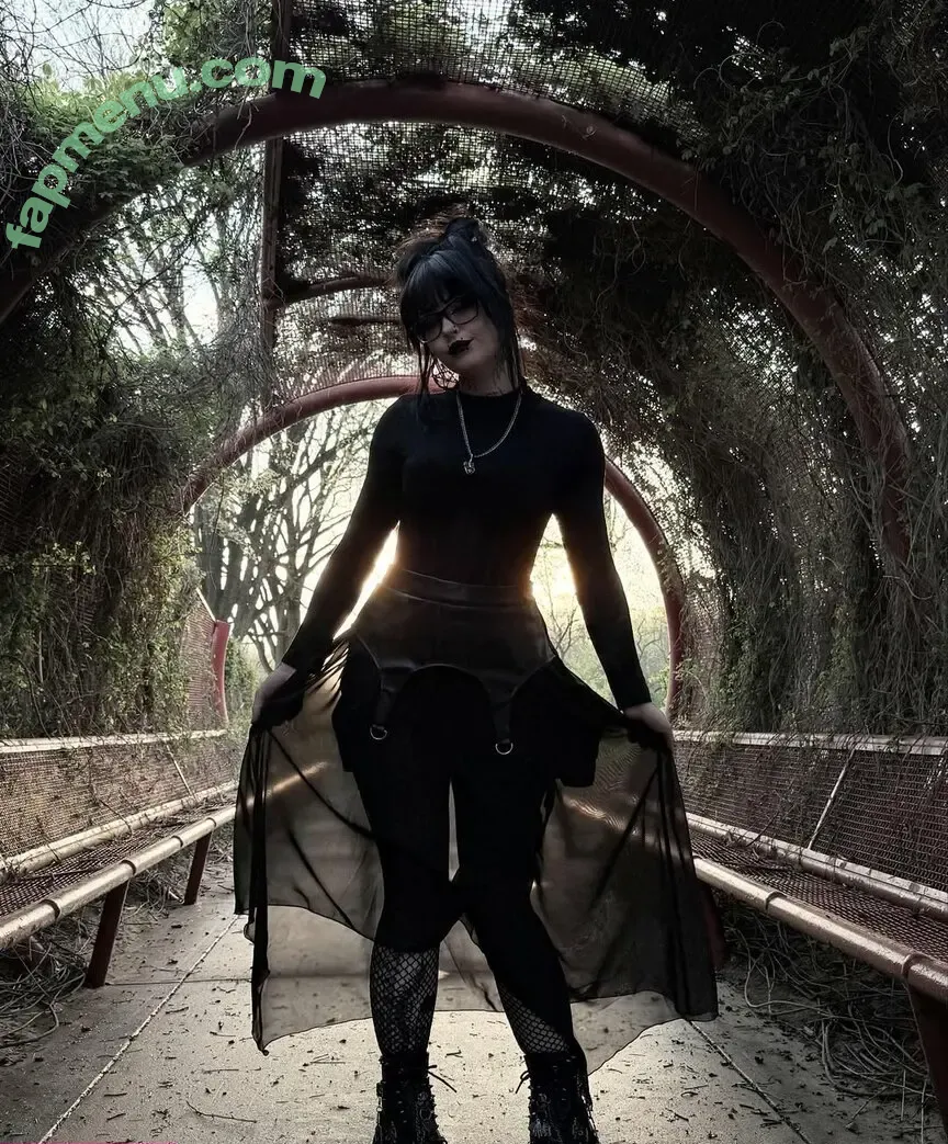 HotGothMlf nude photo #0057 (yourhotm.lf / yourhotmlf)