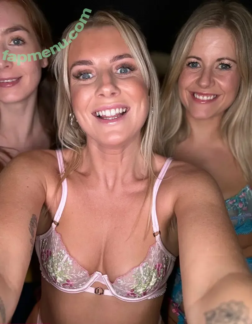 hotwifeemilyuk nude photo #0010 (emilywaltersxo)