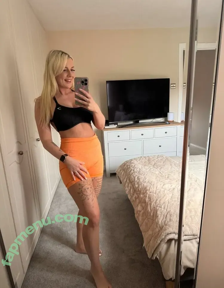 hotwifeemilyuk nude photo #0057 (emilywaltersxo)