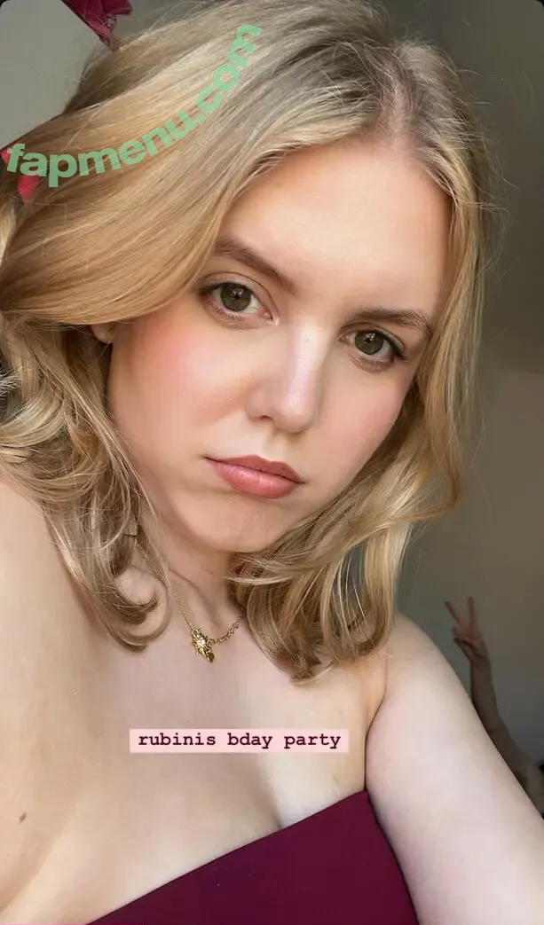HoxieLoxie nude photo #0133 (cwjcox / laraschofield)