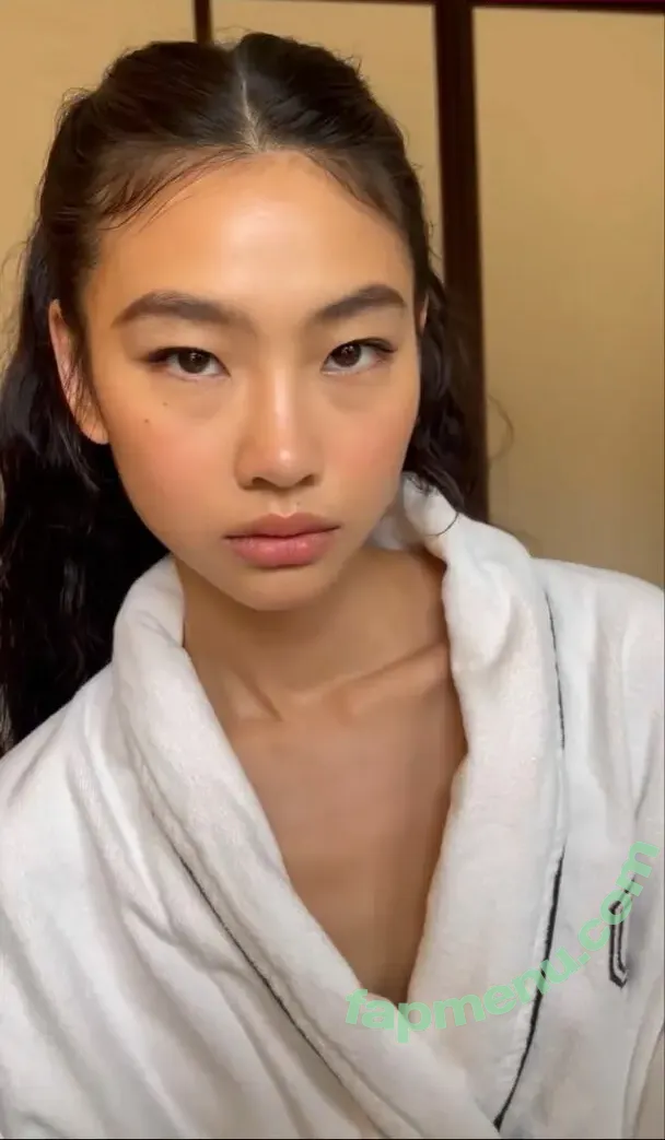 Hoyeon Jung nude photo #0012 (Hoyeon Jung)