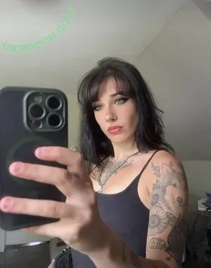  nude photo #0001