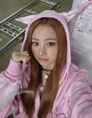 Huh Yunjin 허윤진 / LESSERAFIM / jenaissante nude photo #0084
