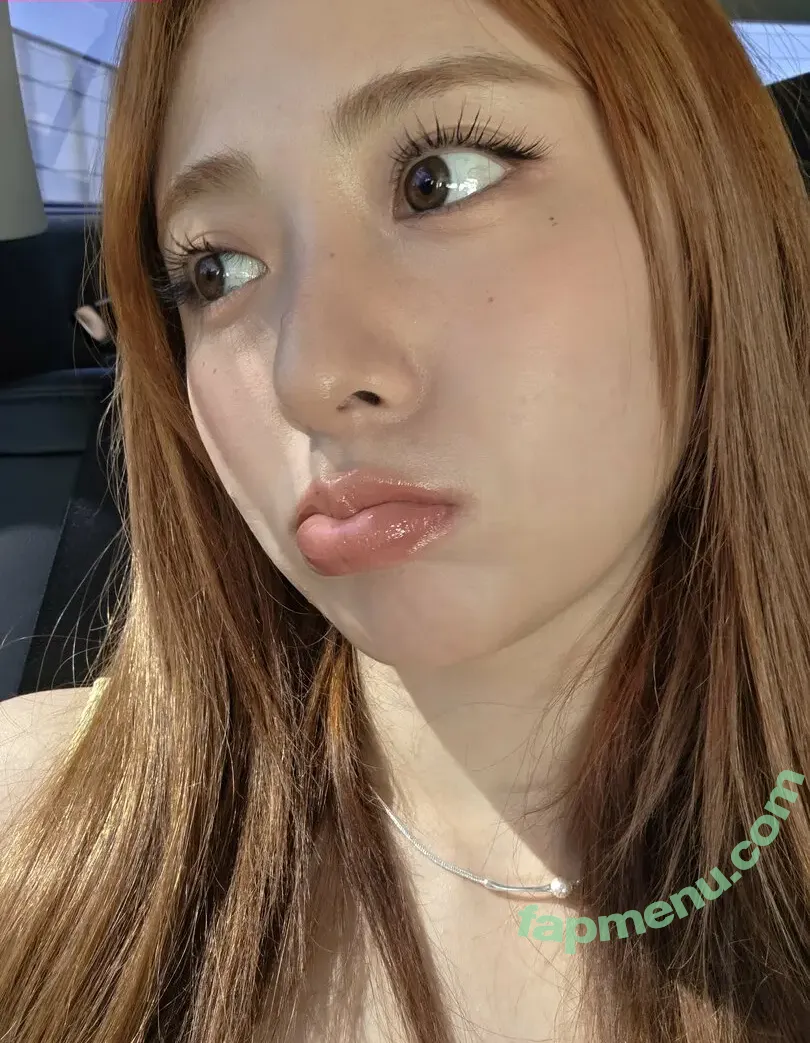 Huh Yunjin 허윤진 nude photo #0085 (LESSERAFIM / jenaissante)