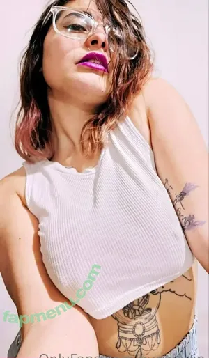  nude photo #0007