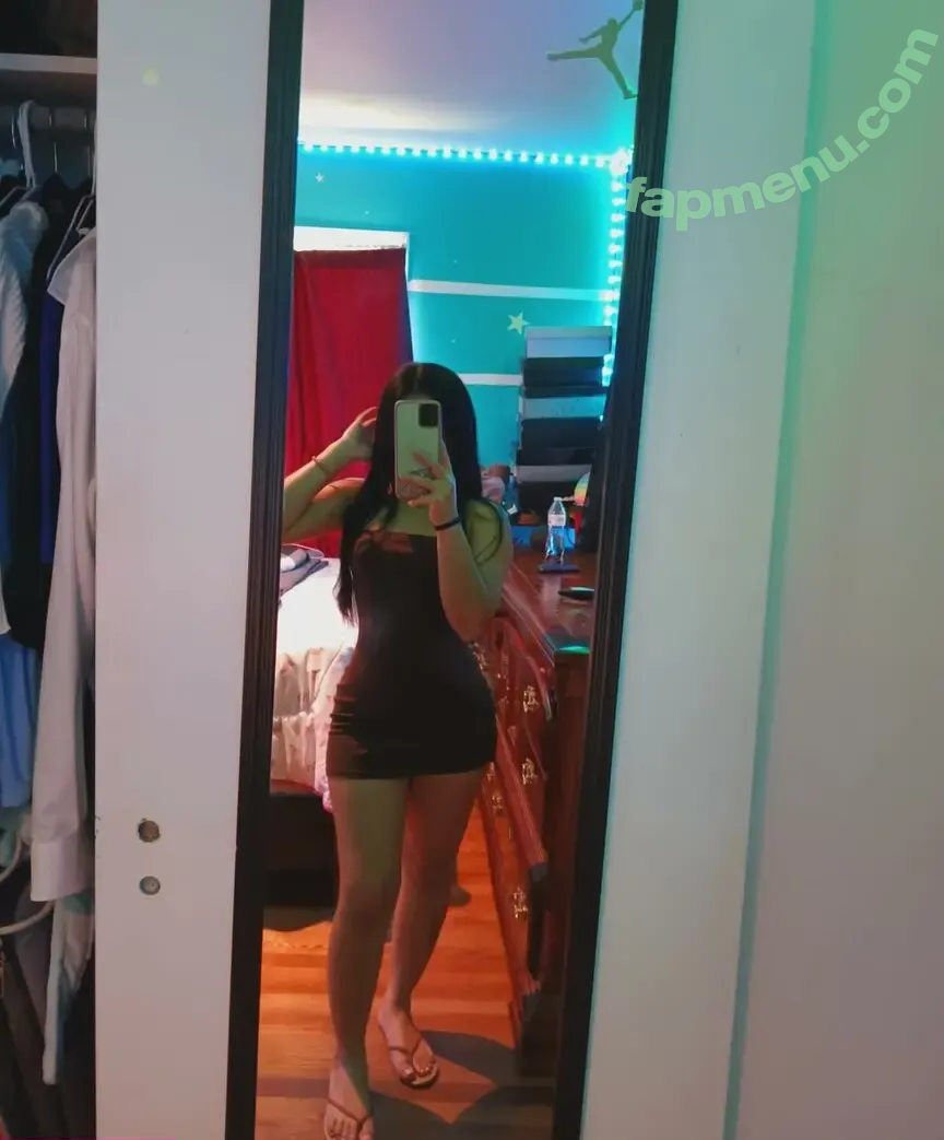 iam.stphi nude photo #0004 (iam.rubya / stephany amaya)
