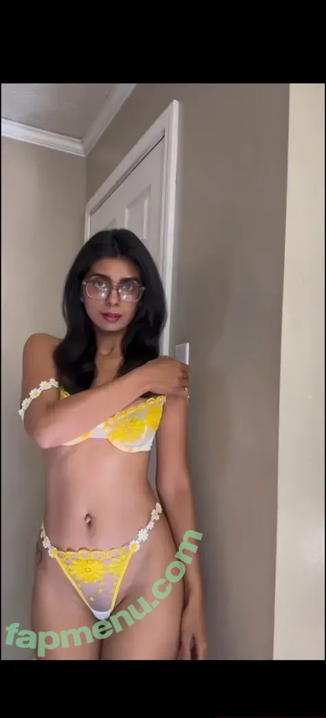 iamaqsapervaiz nude photo #0036 (iamaqsapervaiz)