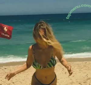 iamcarlavoicu / onlyfans nude photo #0001