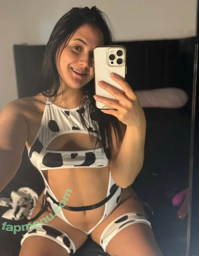 iamqueenjaii nude photo #1070 (iamqueenolizia)