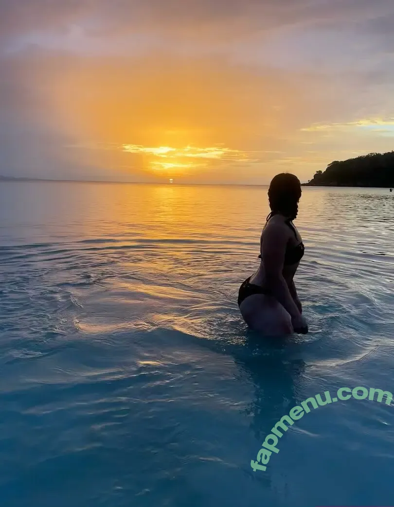 Iamyasmin.vargas nude photo #0005 (jazmincita11)