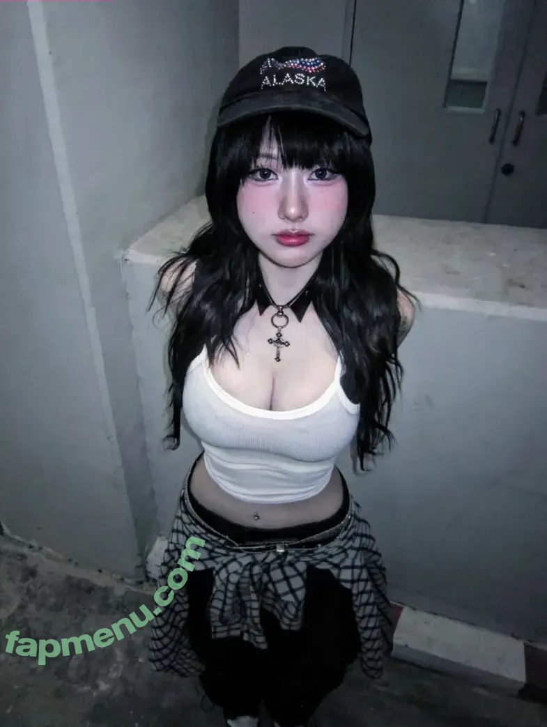 idontwannabeyouanymore nude photo #0062 (idontwannabeyouanymore.u)