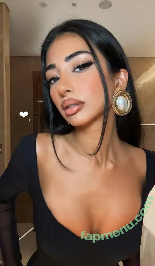 Iffat Marash nude photo #0023 (iffat.marash)