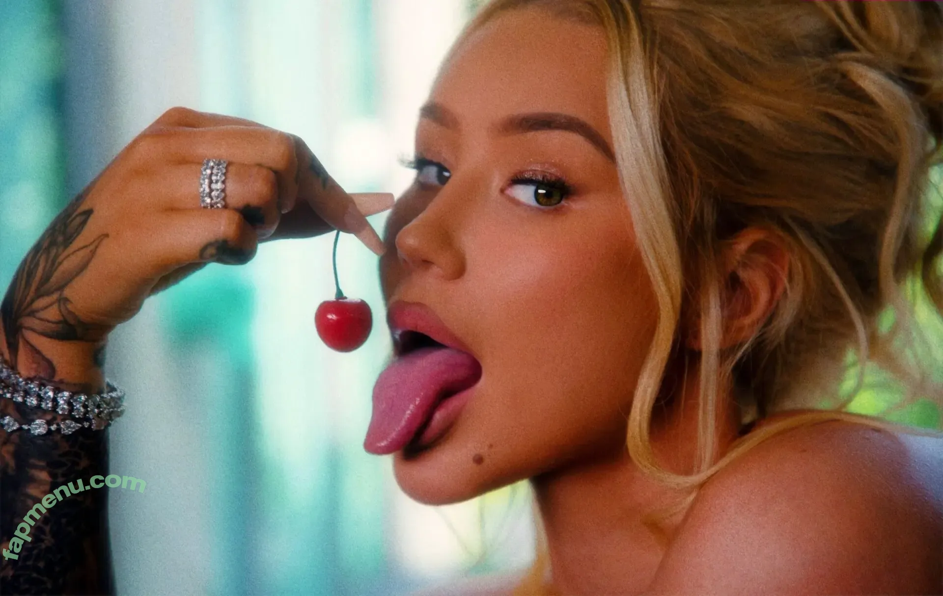 Iggy Aza nude photo #0018 (Iggy Aza)