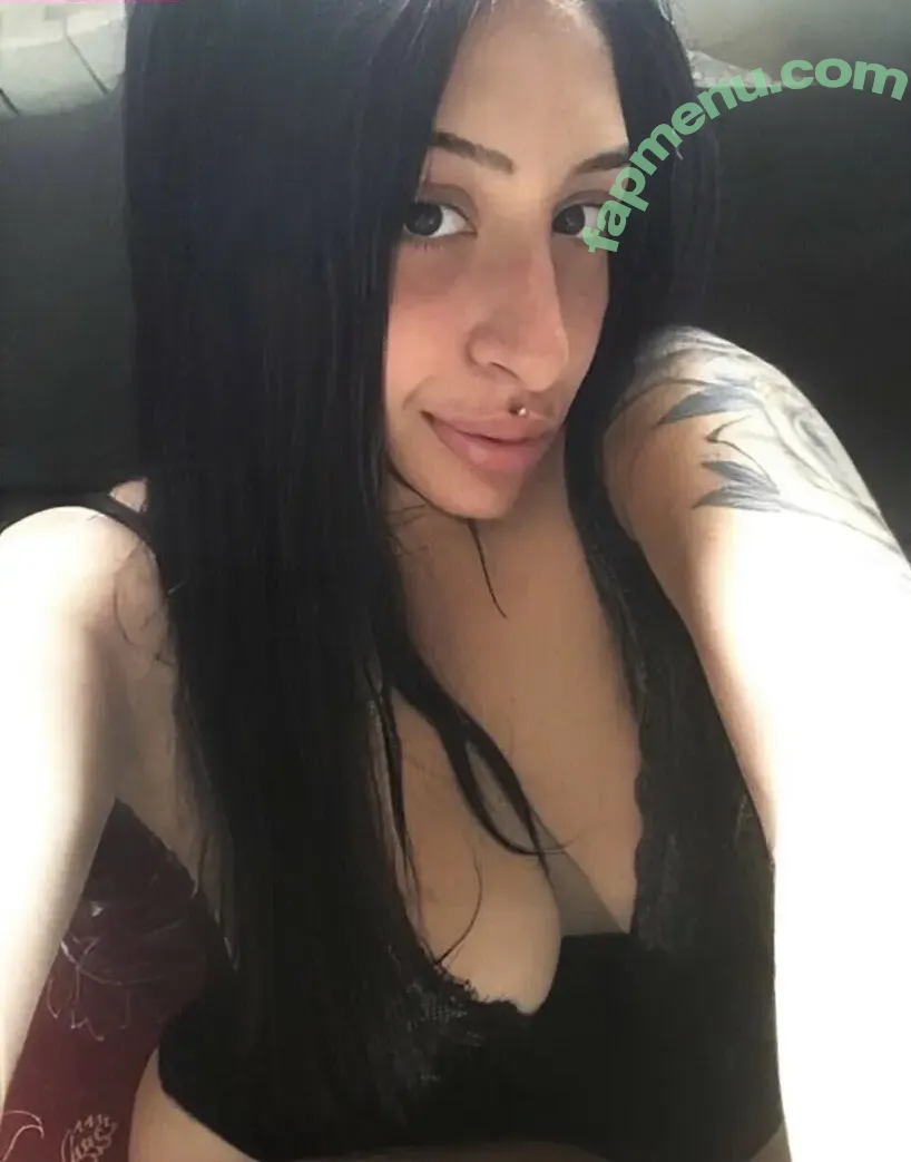 Iiamalis nude photo #0001 (Iiamalis)
