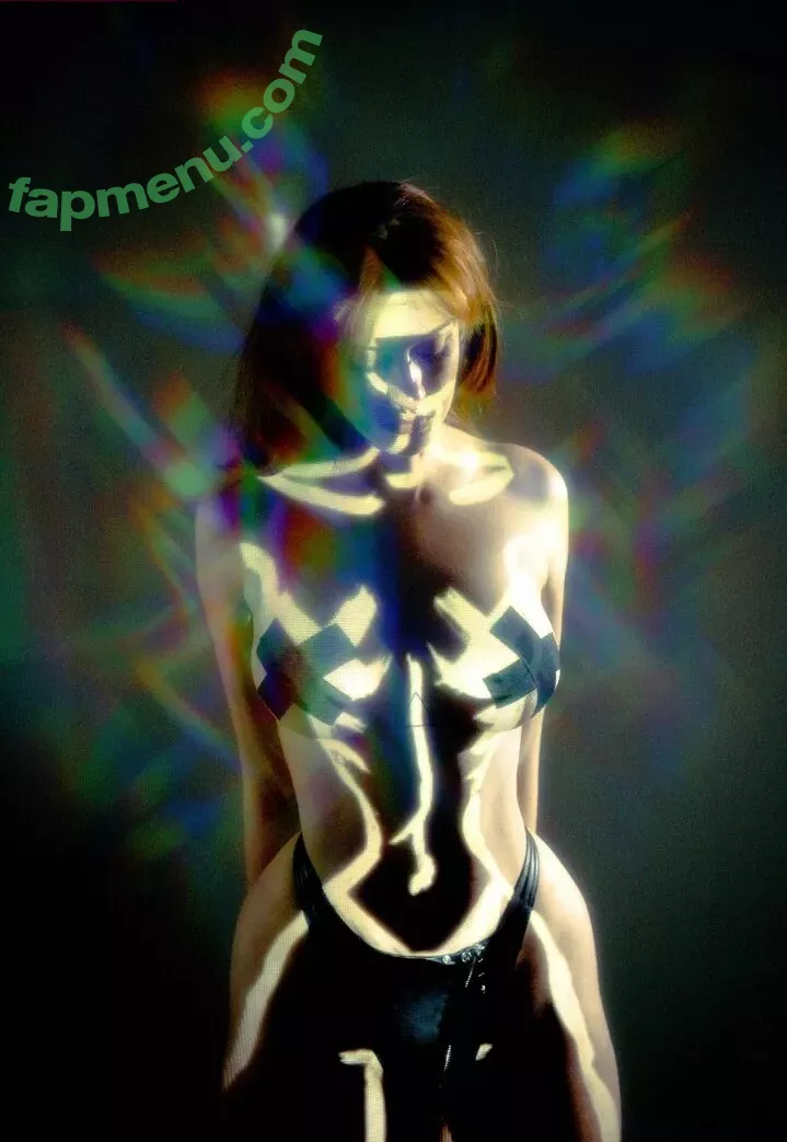 illumitatiana nude photo #0008 (Tati Bruening / illumitati)